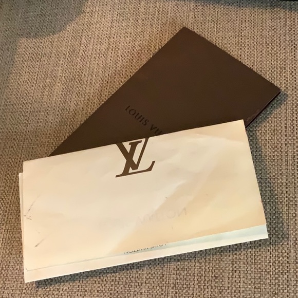 Authentic Luis Vuitton - Bergamo GM - Picture 15 of 15